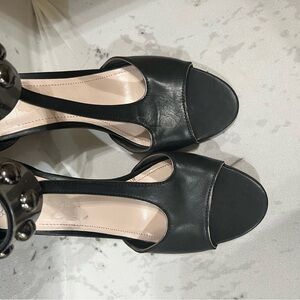 Vince Camuto Black Heels Peep-Toe Ankle Strap Zip Up Back Size 9.5M